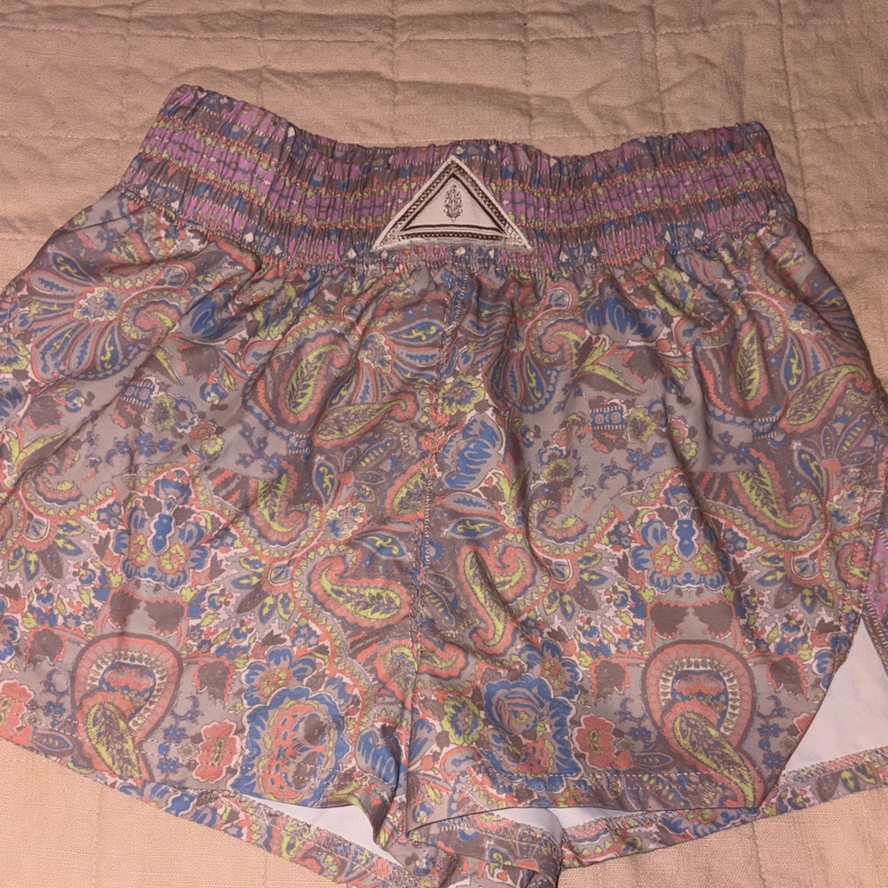 FP MOVEMENT - PRINTED SHORTS